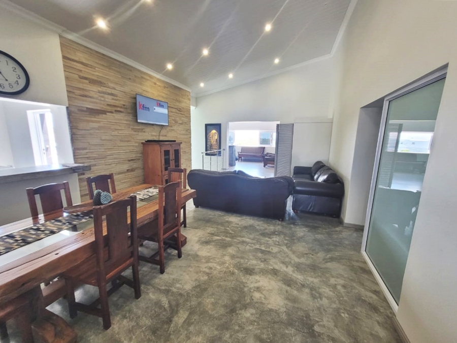 5 Bedroom Property for Sale in Struisbaai Western Cape